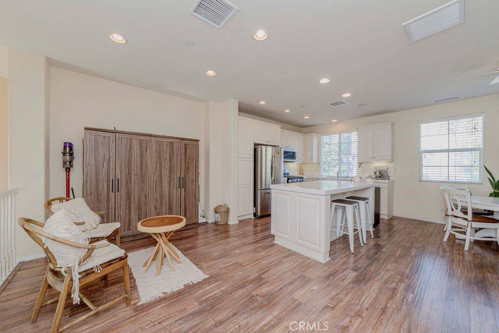 Fullerton, CA 92833,1133 Maag PL #107