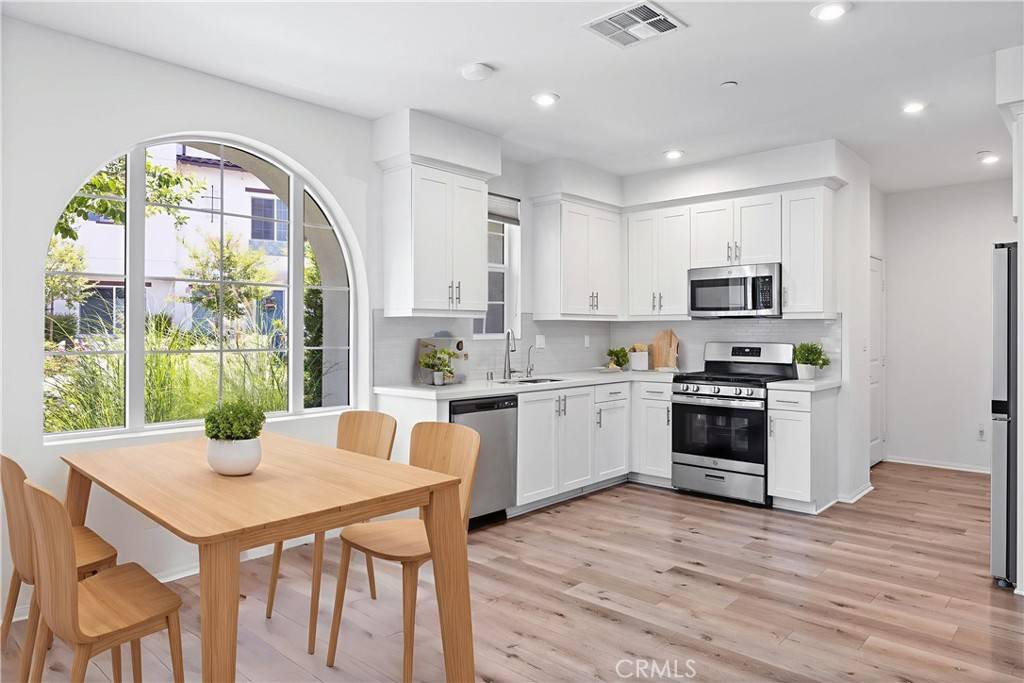 Chino, CA 91708,15968 Leader AVE