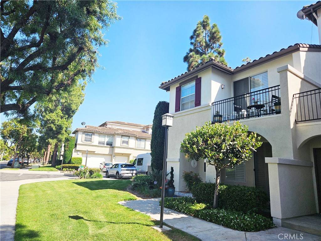 Irvine, CA 92618,3104 Cherrywood