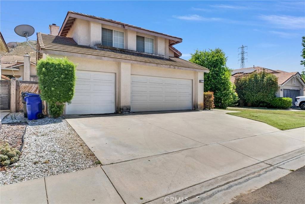 Fontana, CA 92337,16737 Windcrest Dr