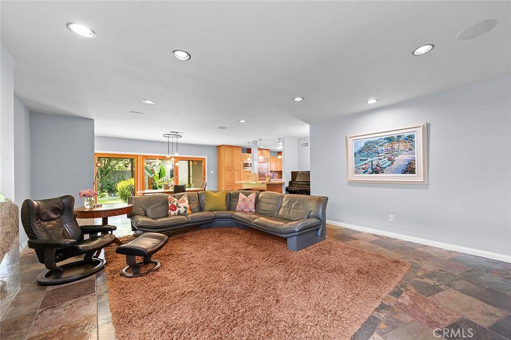 Long Beach, CA 90803,350 Claremont AVE