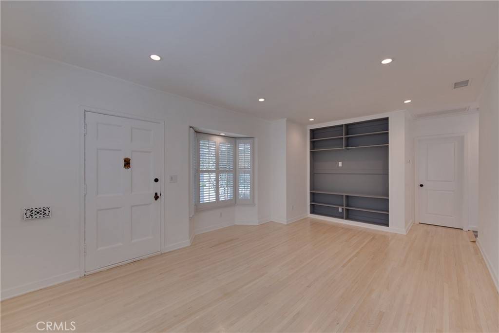 West Hollywood, CA 90046,1040 Havenhurst DR