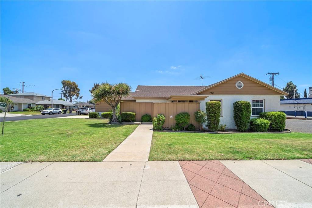 Brea, CA 92821,700 S Brea BLVD