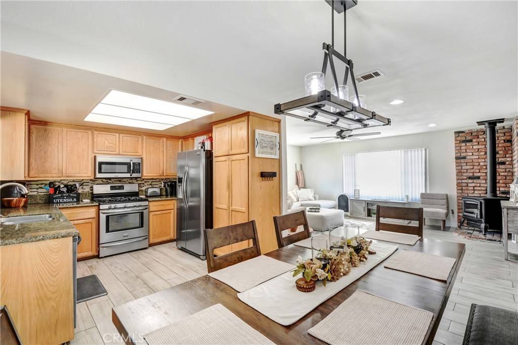 Highland, CA 92346,3435 Stratford ST