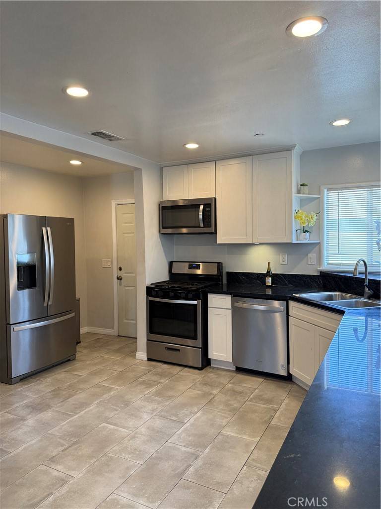 Compton, CA 90222,13906 S Kalsman AVE