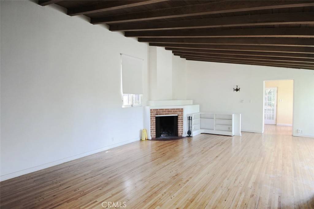 Los Angeles, CA 90068,2174 Beachwood