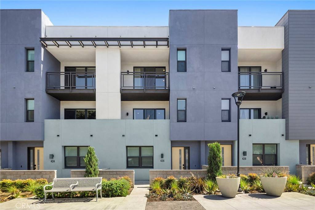 Brea, CA 92821,426 West Central Avenue