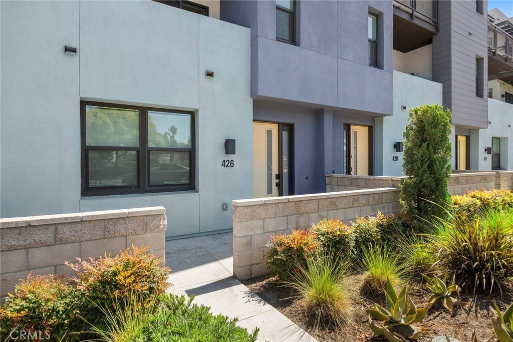 Brea, CA 92821,426 West Central Avenue