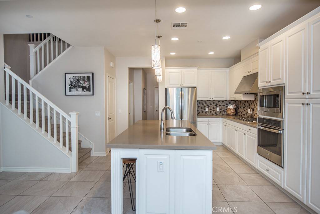 Yorba Linda, CA 92886,18027 Burke LN