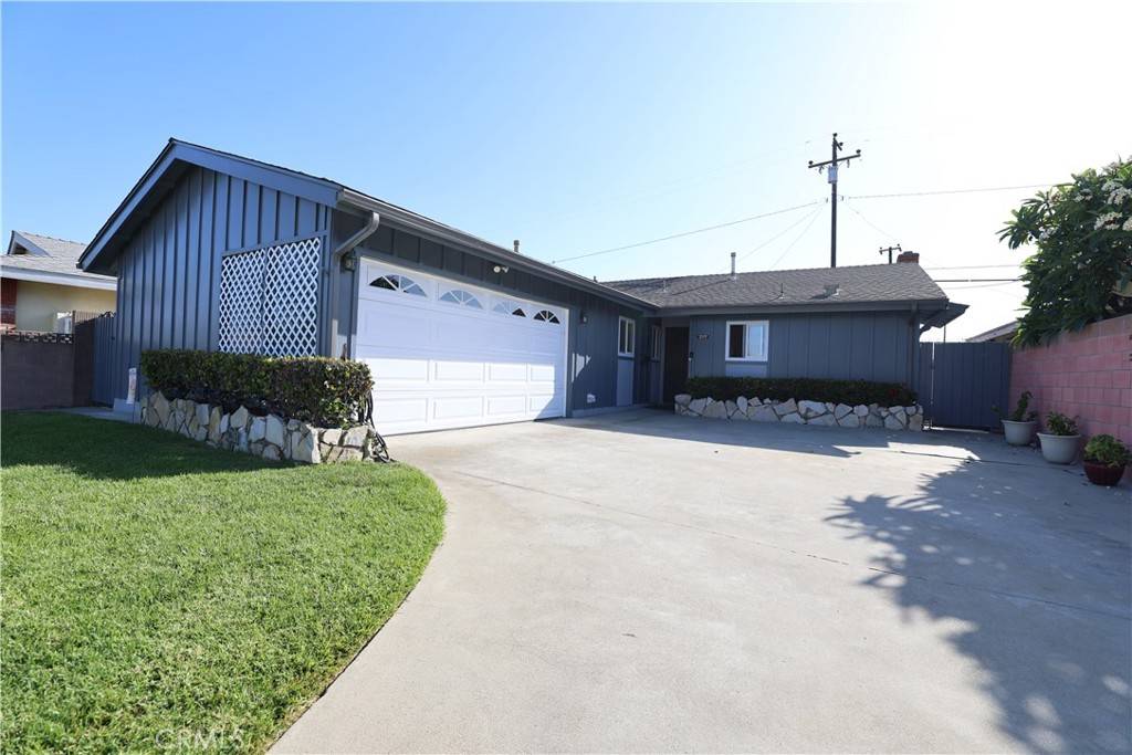 Lakewood, CA 90713,5519 Stevely AVE