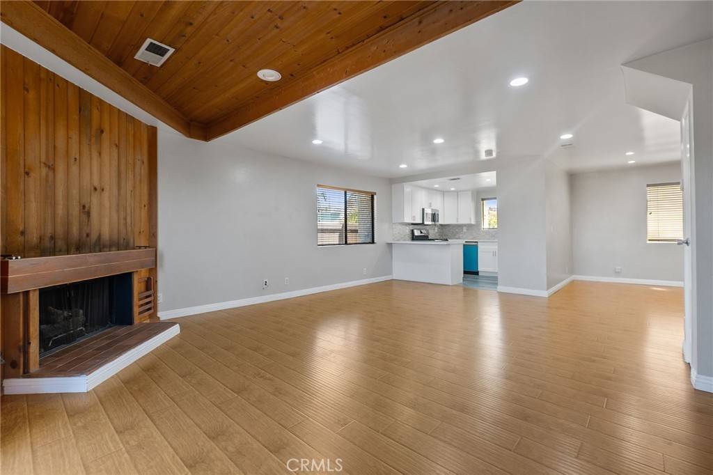 Signal Hill, CA 90755,2621 E 20th ST #12