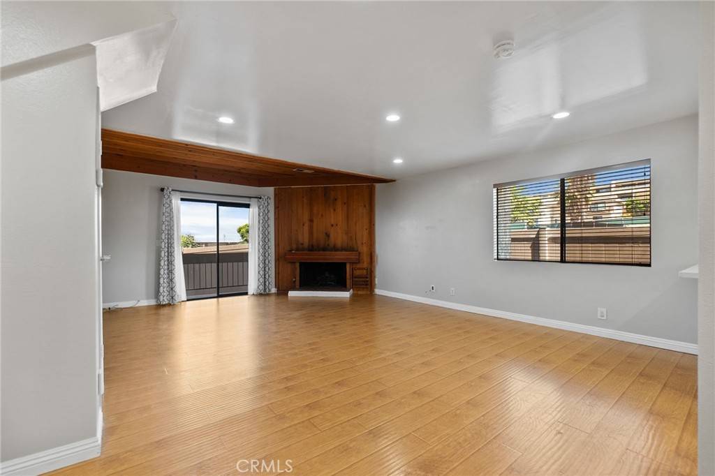 Signal Hill, CA 90755,2621 E 20th ST #12