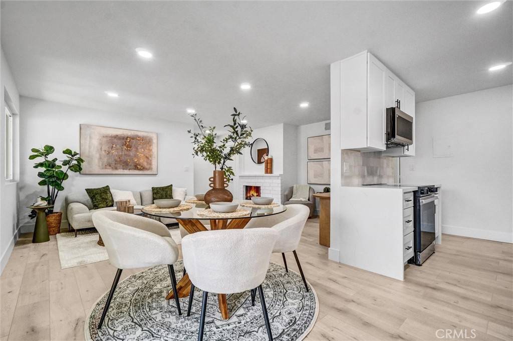 Tustin, CA 92780,17562 Vandenberg LN #12