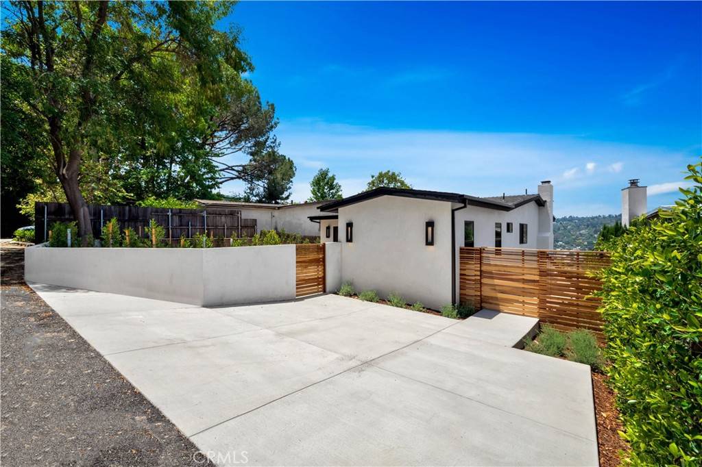 Los Angeles, CA 90031,819 Montecito DR
