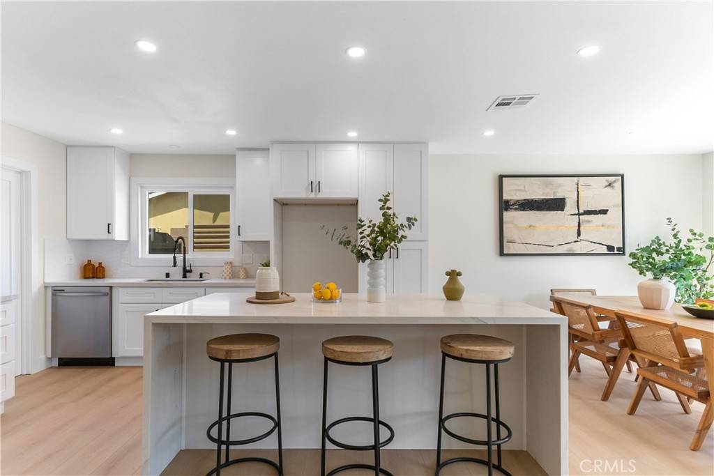 Westminster, CA 92683,5921 Meinhardt RD