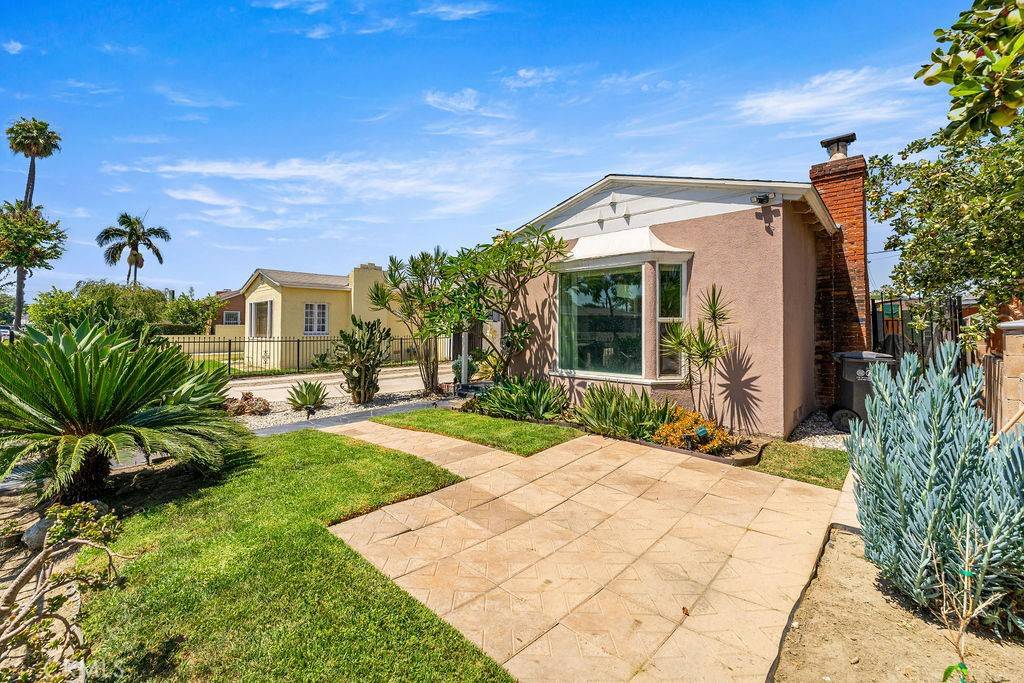 Compton, CA 90221,1215 N Mcdivitt AVE