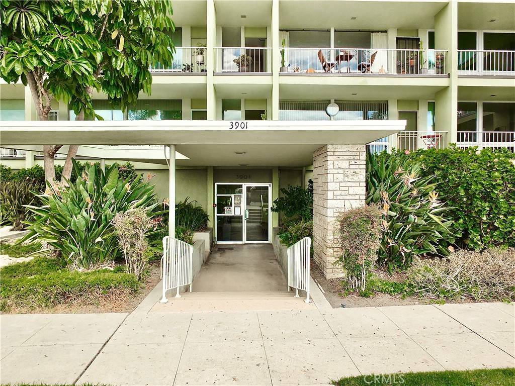 Long Beach, CA 90803,3901 E Livingston DR #304