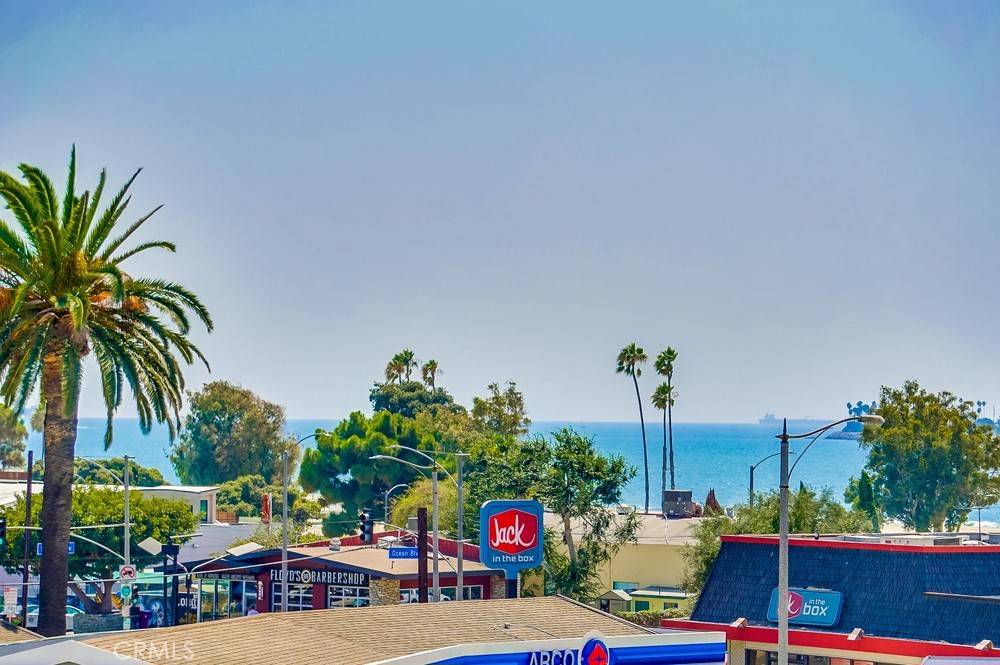 Long Beach, CA 90803,3901 E Livingston DR #304
