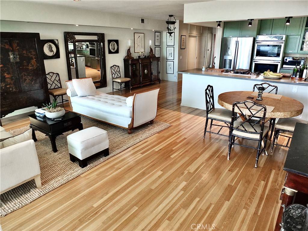 Long Beach, CA 90803,3901 E Livingston DR #304