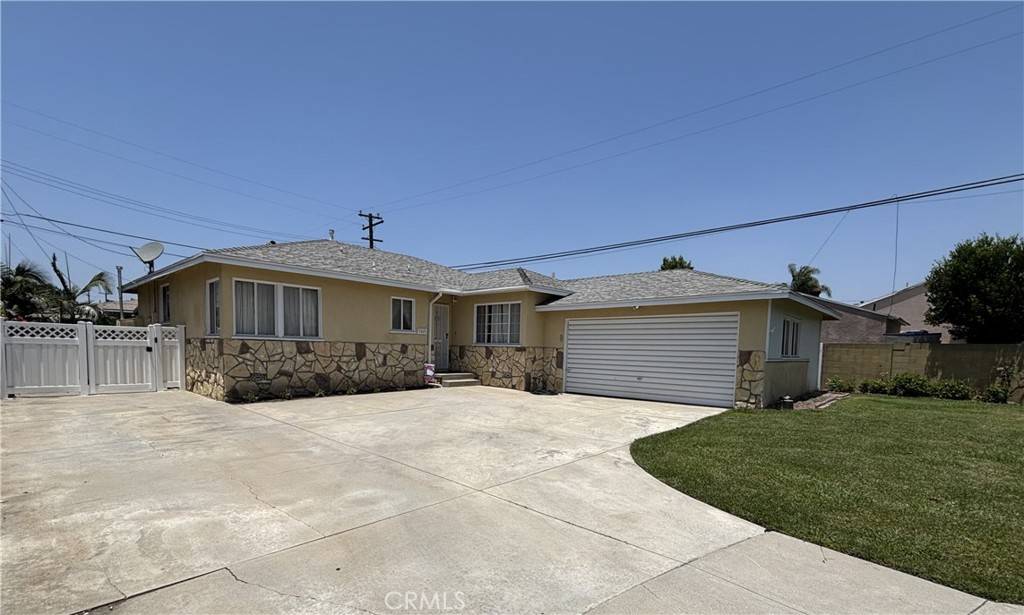 Downey, CA 90241,11603 Susan AVE