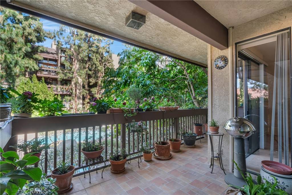 Long Beach, CA 90815,1645 Clark AVE #115