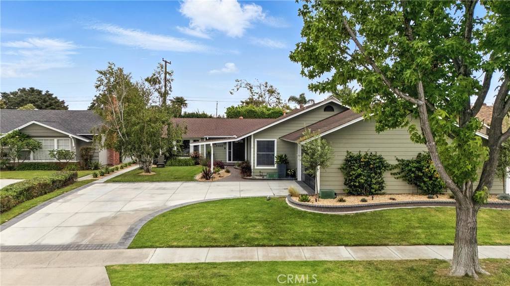Los Alamitos, CA 90720,11832 Weatherby RD