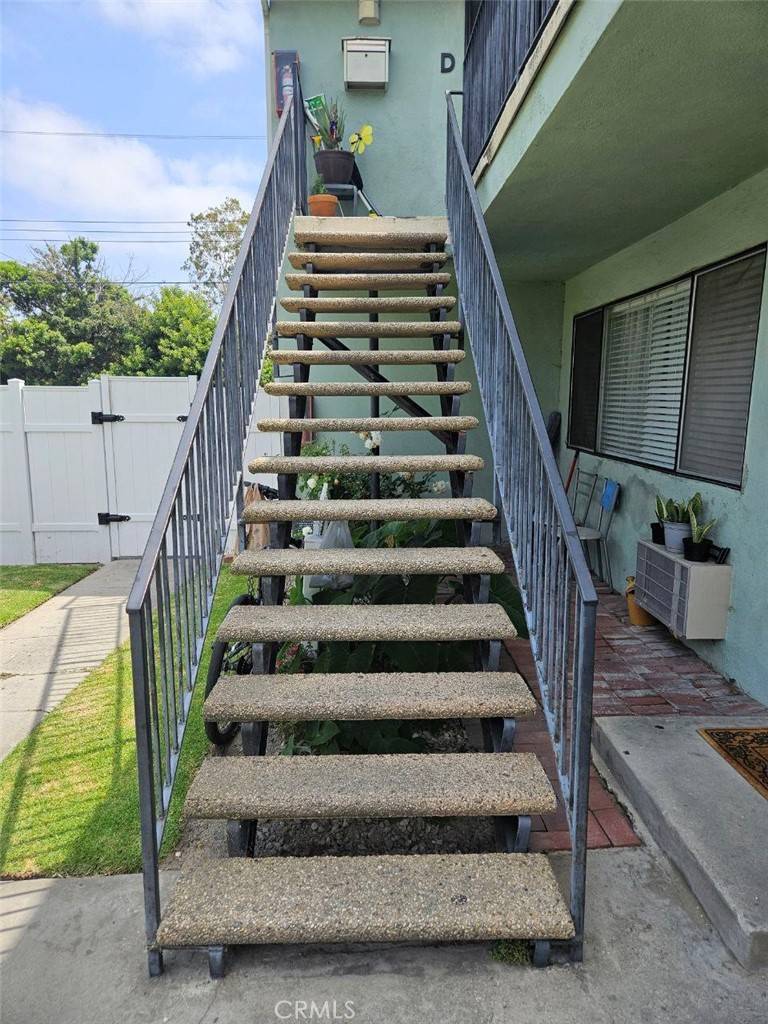 Cypress, CA 90630,6081 Lemon AVE #C