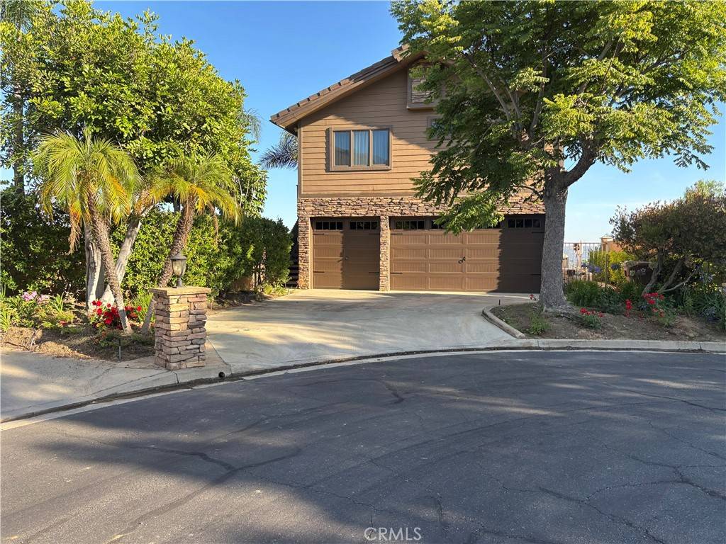 Yorba Linda, CA 92886,3875 Crest DR