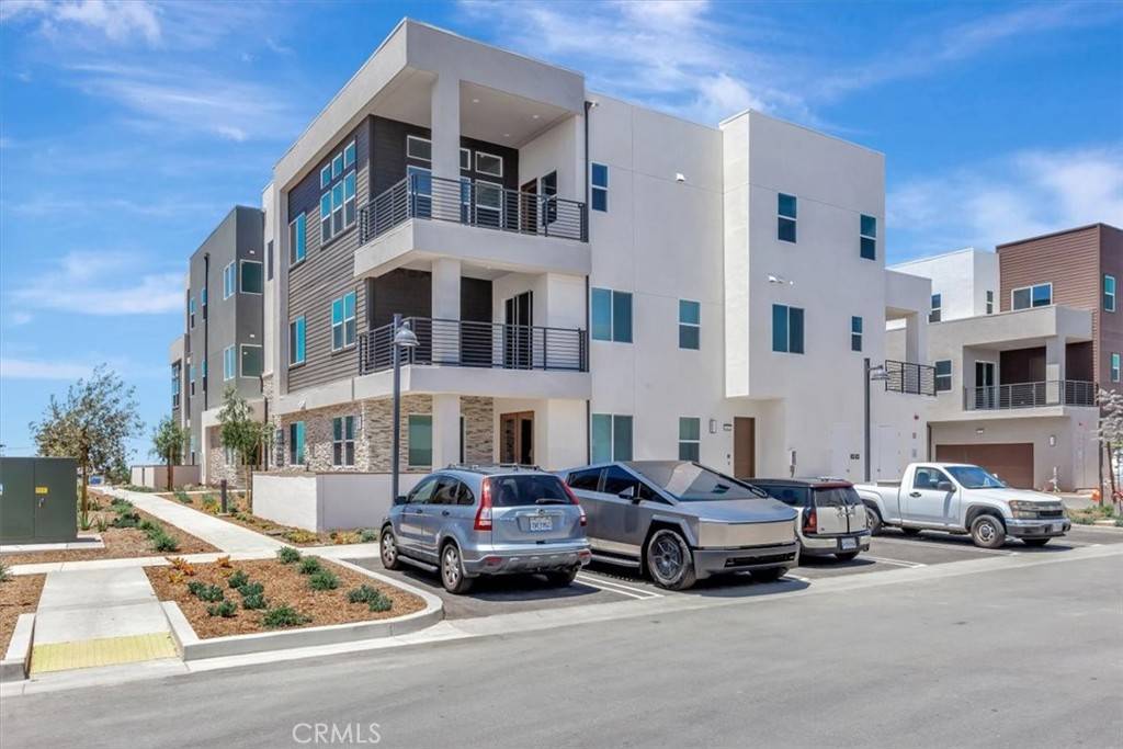 Irvine, CA 92618,441 Mulligan