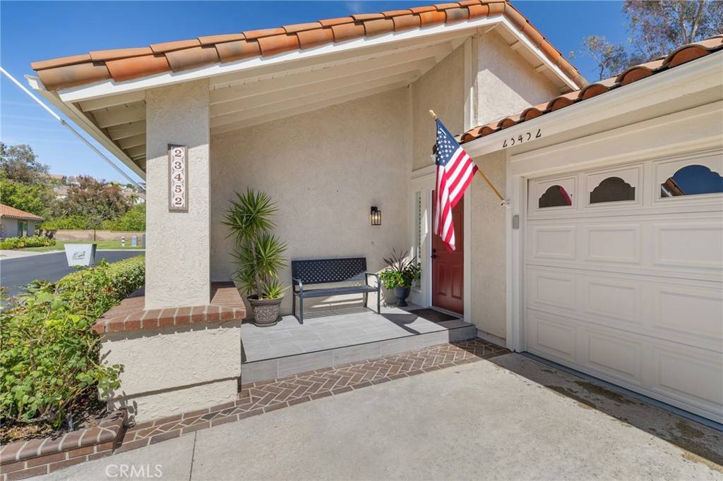 Mission Viejo, CA 92692,23452 Villena