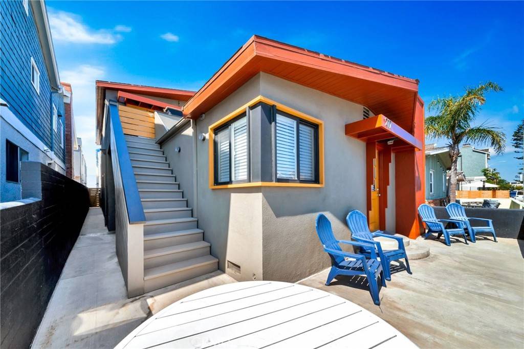 Newport Beach, CA 92661,217 E Balboa BLVD
