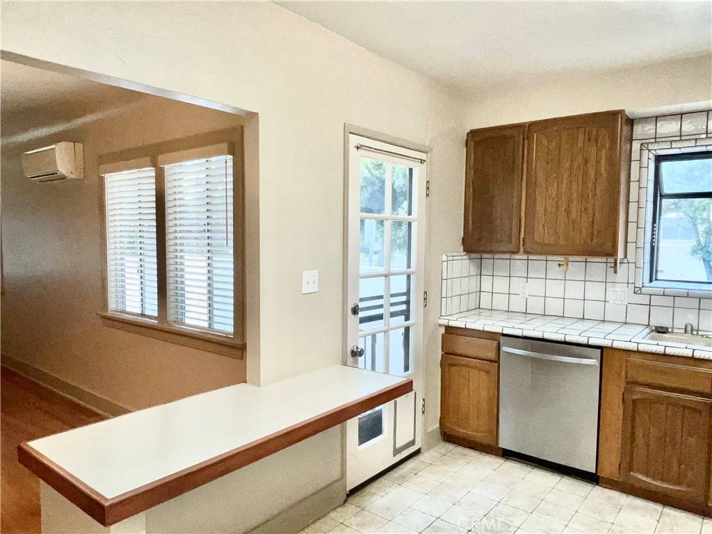 Long Beach, CA 90807,3601 Cerritos AVE