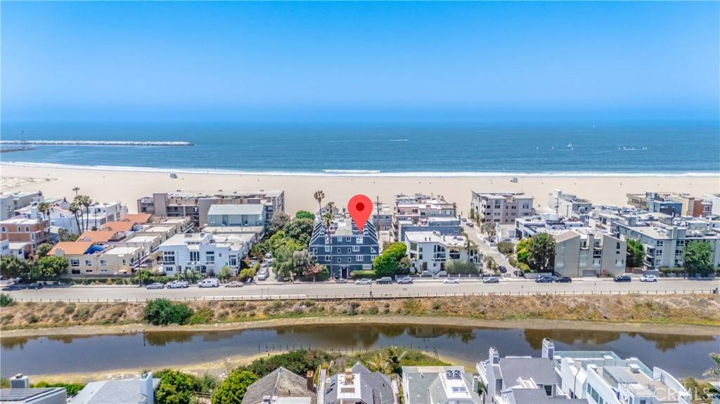 Marina Del Rey, CA 90292,33 Reef ST #8
