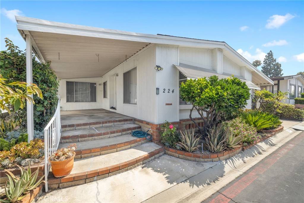 Anaheim, CA 92801,1919 W Coronet AVE #224