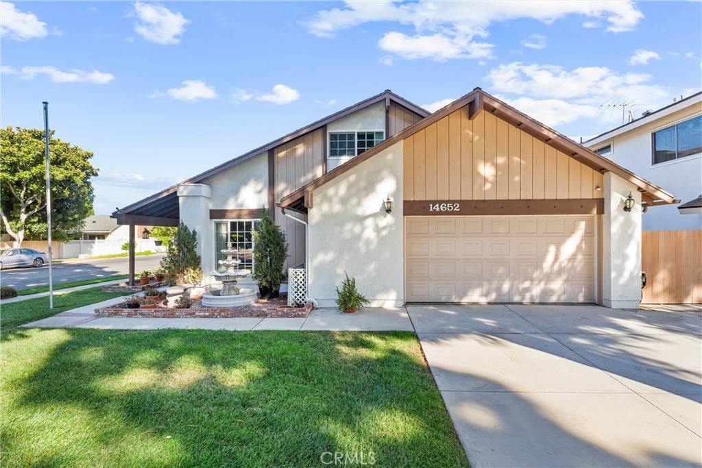 Tustin, CA 92780,14652 Canterbury AVE