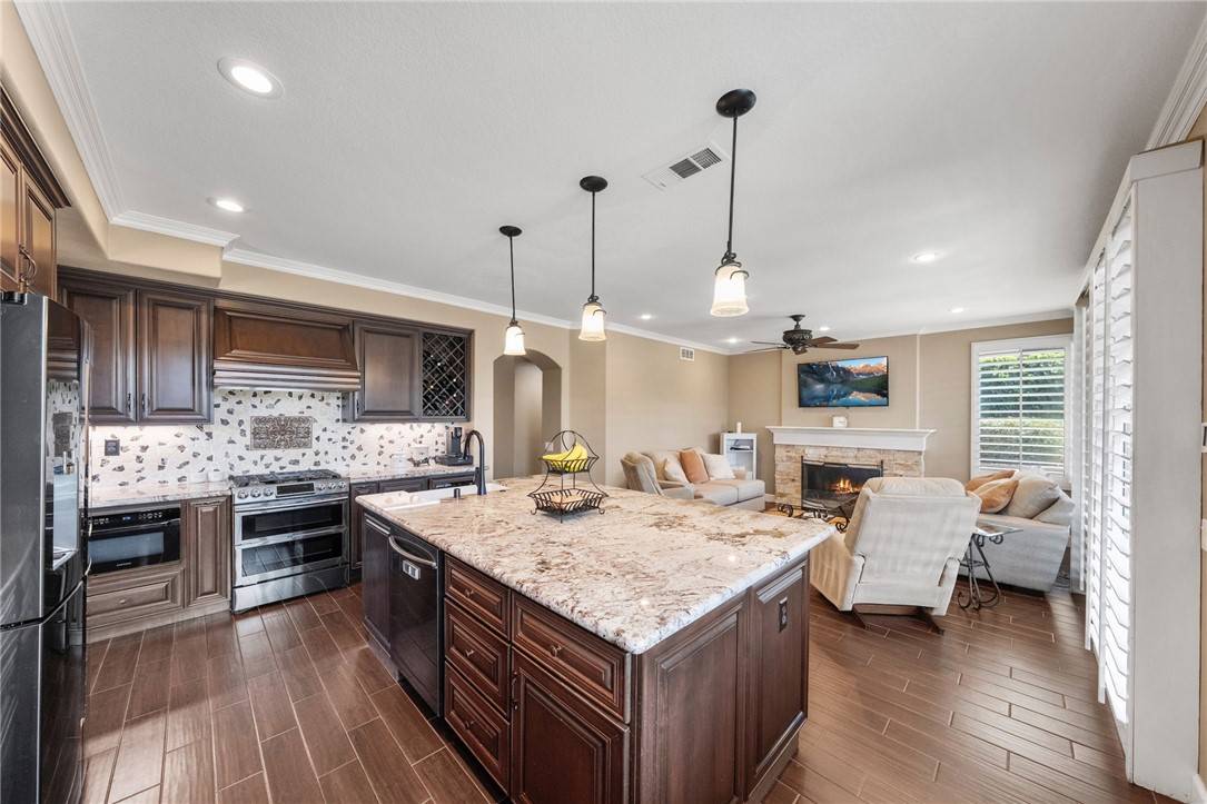 Anaheim Hills, CA 92808,951 S Creekview LN