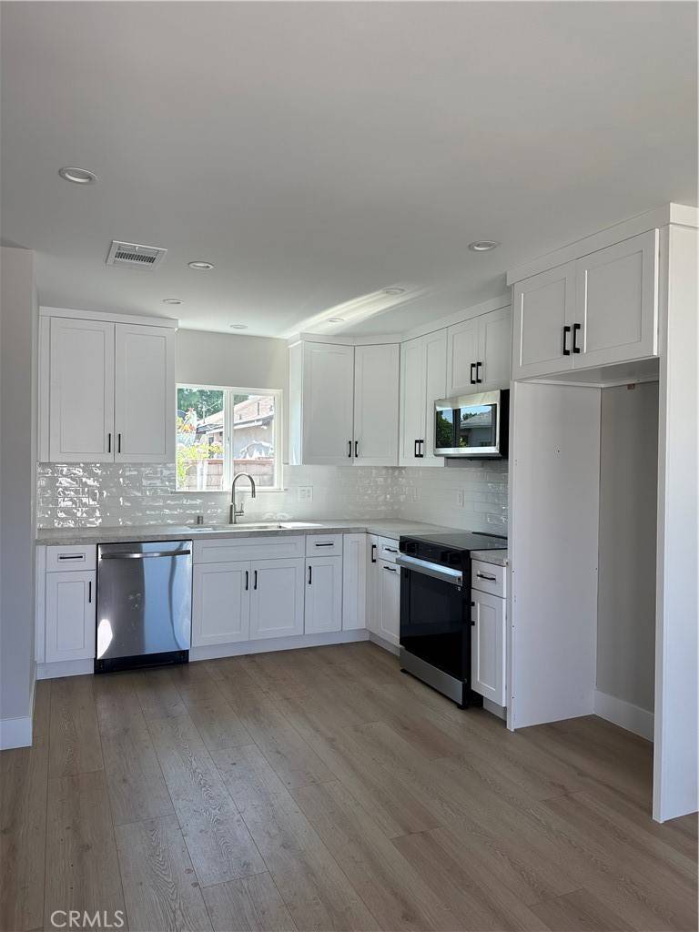 Whittier, CA 90606,5776 Lockheed AVE