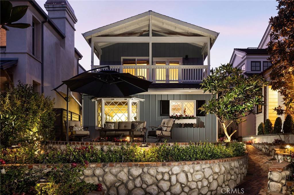Corona Del Mar, CA 92625,305 Poinsettia AVE