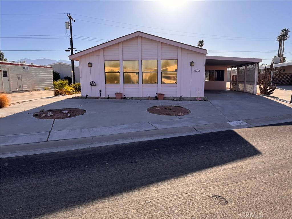 Thousand Palms, CA 92276,33265 Laura DR