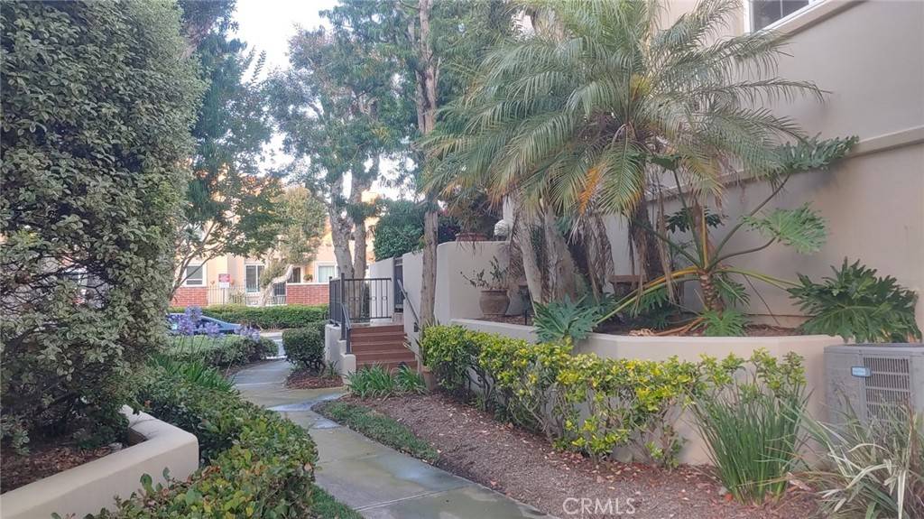 Huntington Beach, CA 92648,19476 Mountainview LN