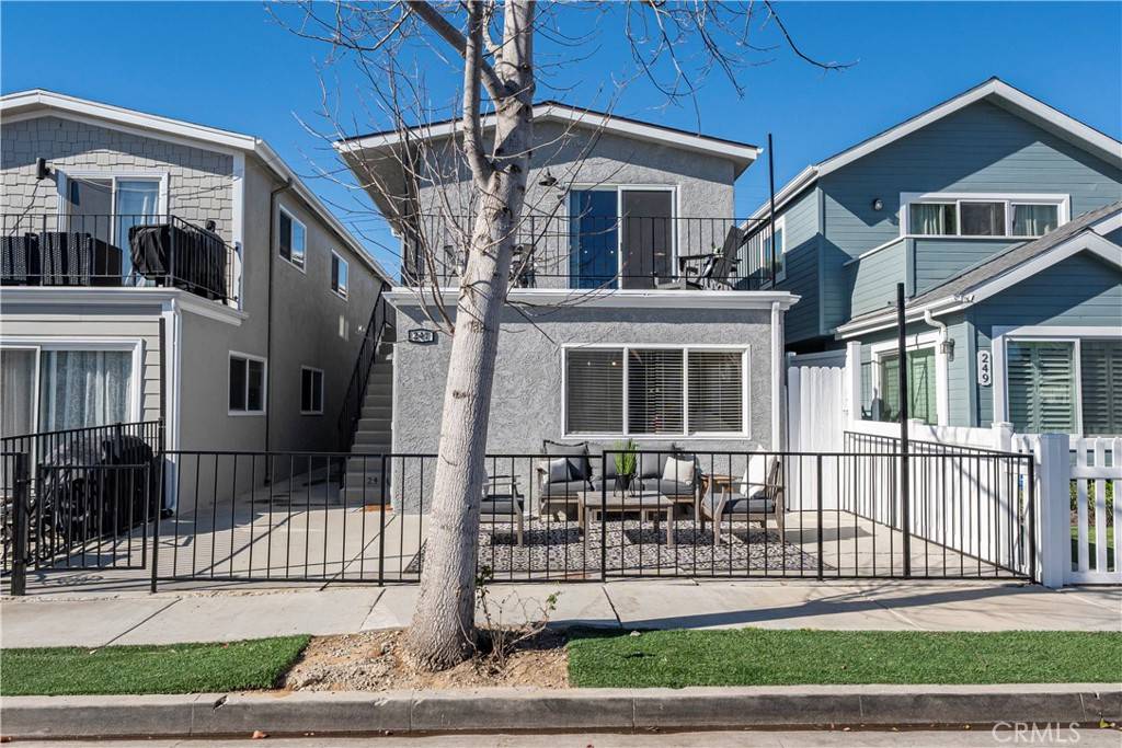 Seal Beach, CA 90740,247 17th ST