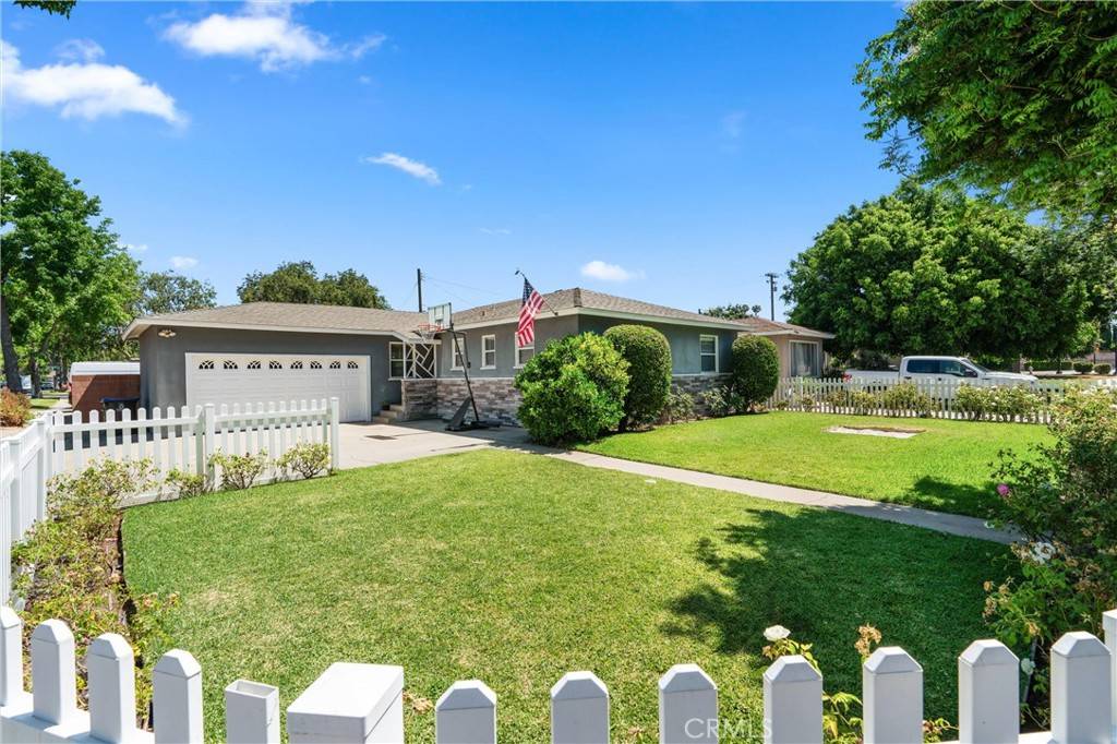Santa Ana, CA 92706,2323 Larchmont Avenue
