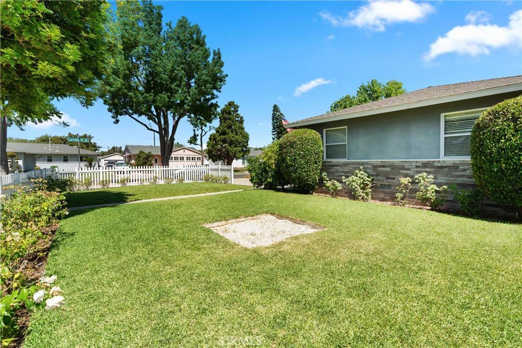 Santa Ana, CA 92706,2323 Larchmont Avenue