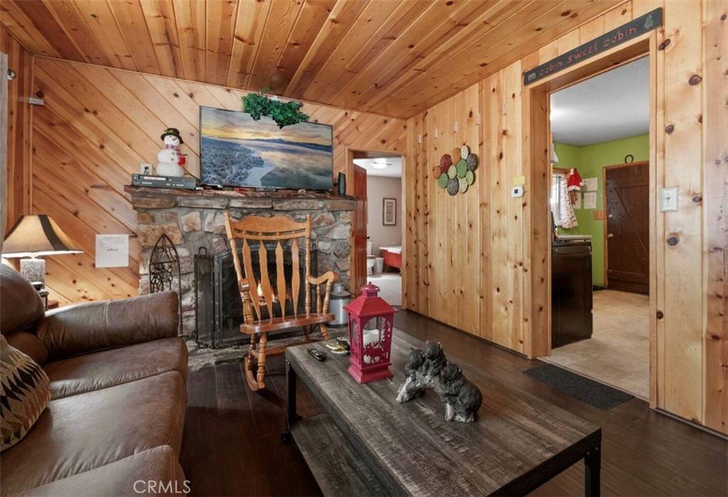 Big Bear Lake, CA 92315,1118 Clubview AVE
