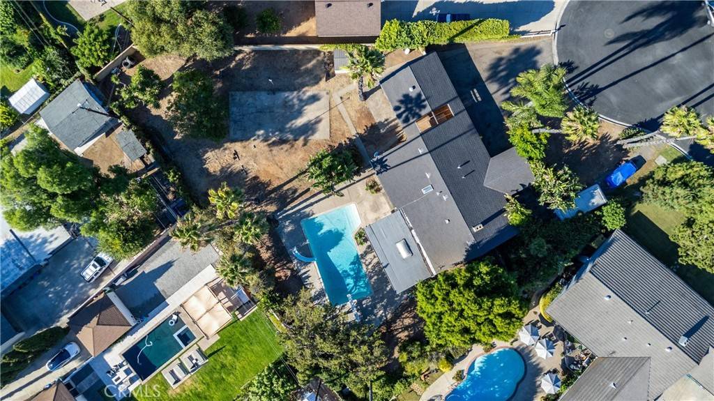 Santa Ana, CA 92705,13621 Winthrope ST