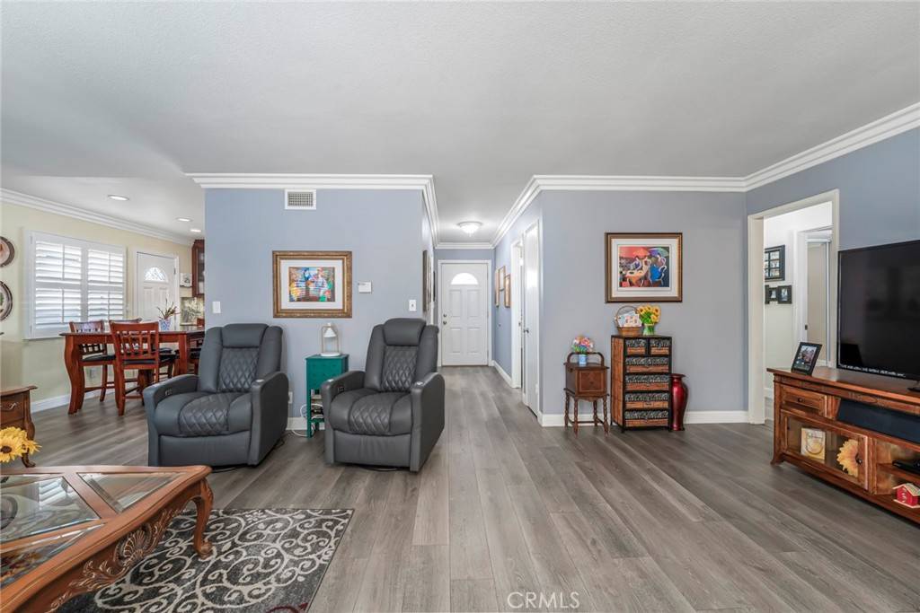 Lakewood, CA 90713,6637 Dillman ST