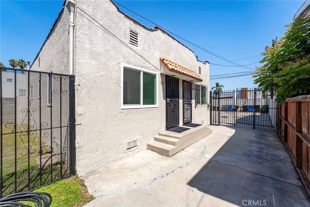 Los Angeles, CA 90047,1733 W 84th PL