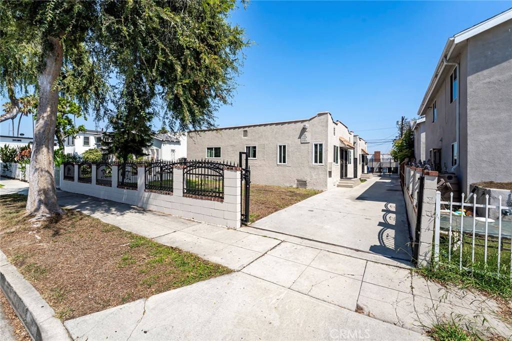 Los Angeles, CA 90047,1733 W 84th PL
