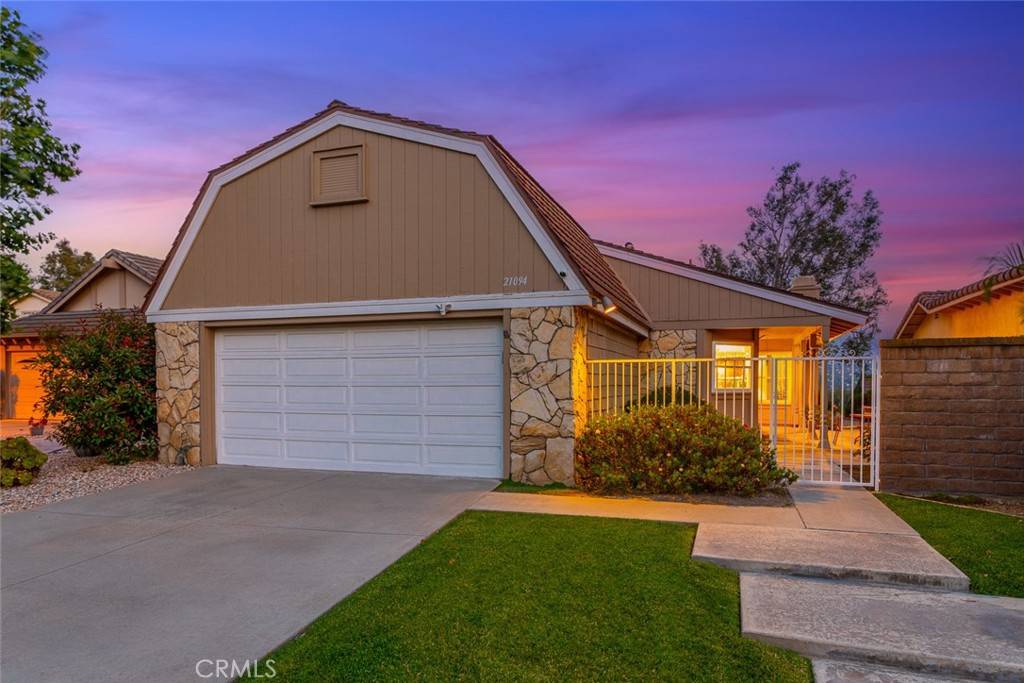 Yorba Linda, CA 92887,21094 Trailside DR