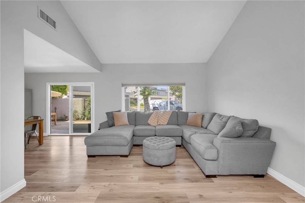 Anaheim, CA 92806,373 N Via Remo